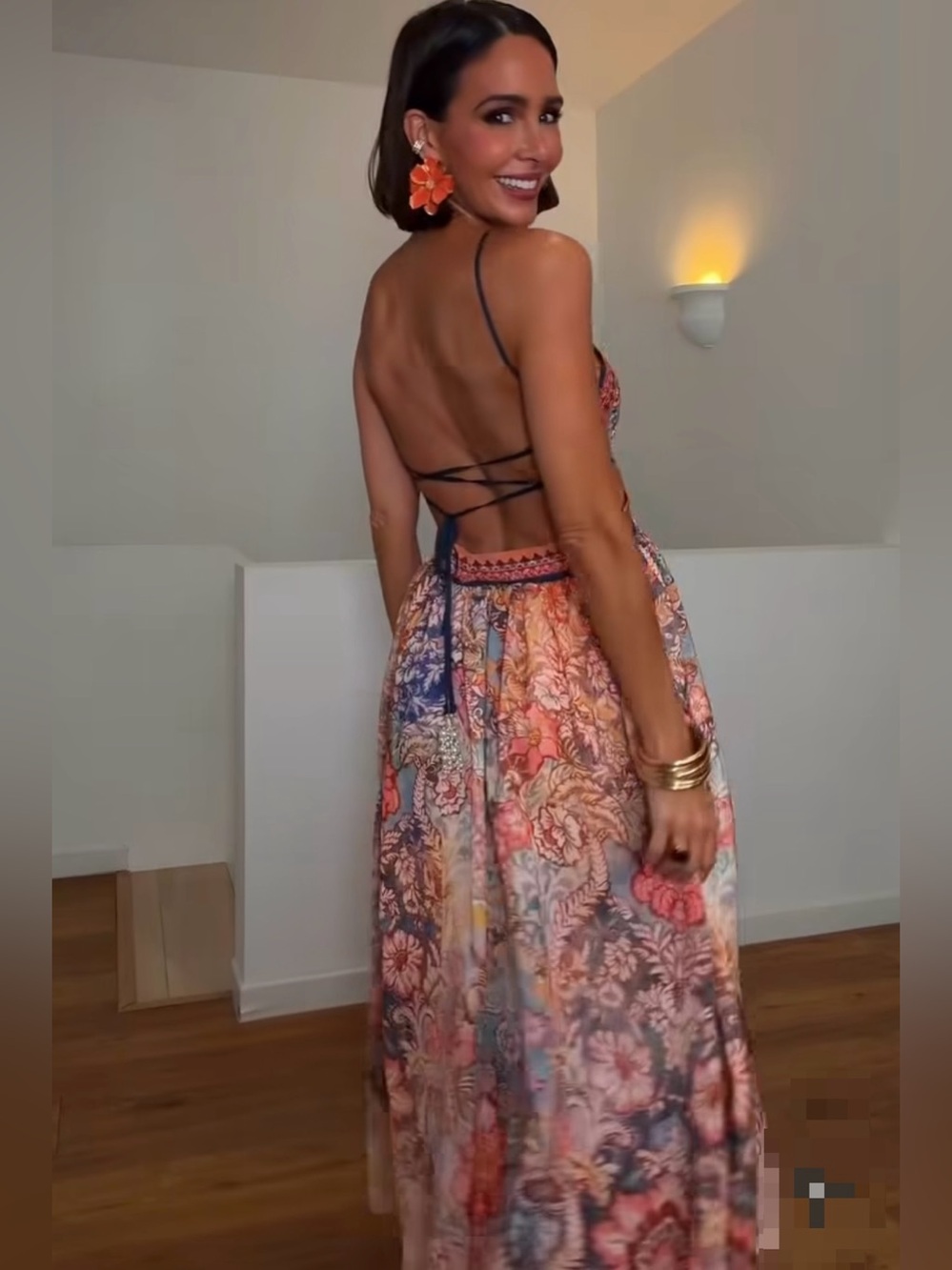 H&M NWT LIGHT ORANGE PAISLEY CUTOUT HALTERNECK DRESS - Picture 6 of 12